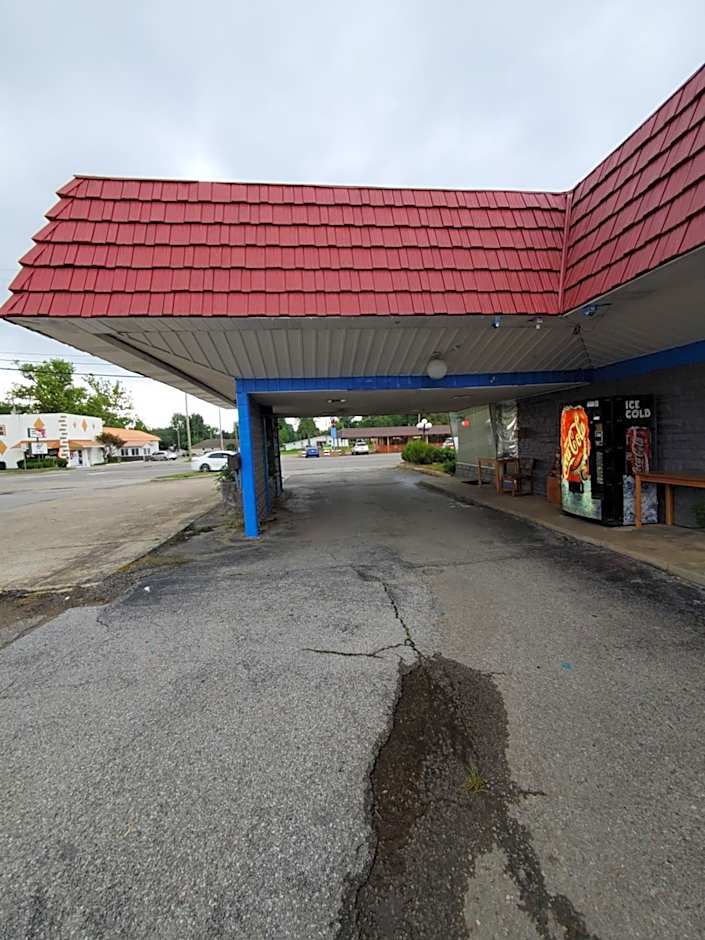 Gray Plaza Motel West Frankfort