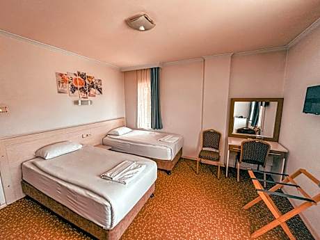 Twin Room with Bathroom