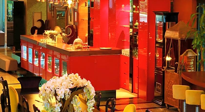 Rixos Sungate Hotel