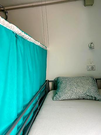 Mixed Dormitory Room