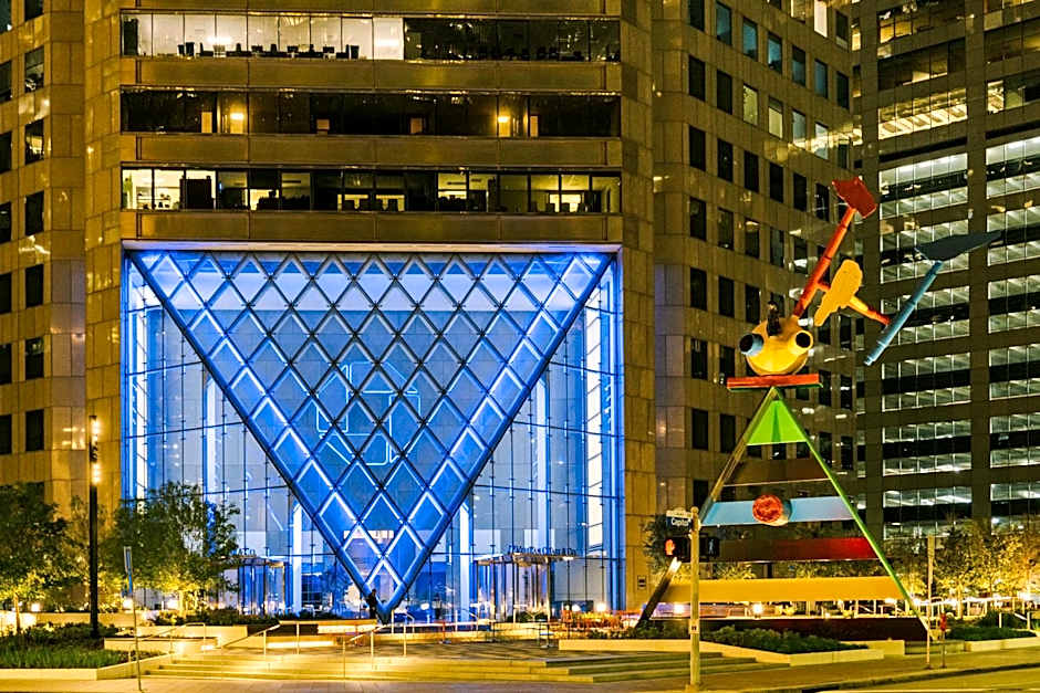 Reside Houston Downtown, a Wyndham Residence