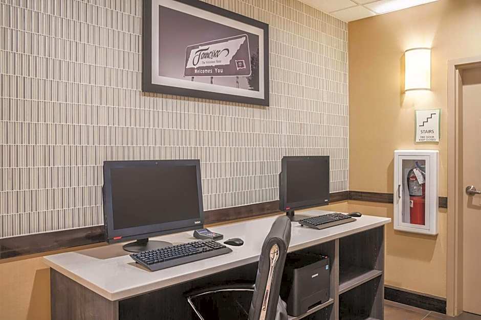 La Quinta Inn & Suites by Wyndham Smyrna Tennessee - Nashville
