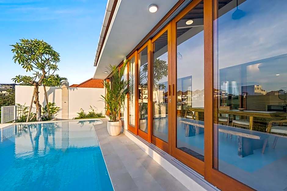 Villa Swantika: Infinity Pool Aussicht Canggu