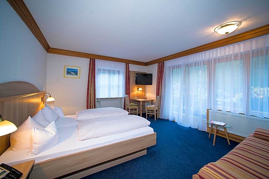 Aktivhotel & Gasthof Schmelz Ihr familienfreundliches Urlaubs Hotel mit Wellness Hallenbad, Alpensauna neu ab Februar 2026 Chiemgau Karte
