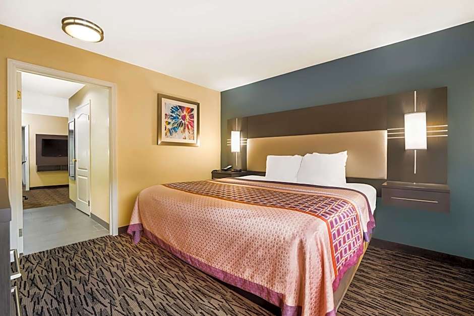 Best Western Bradbury Inn & Suites