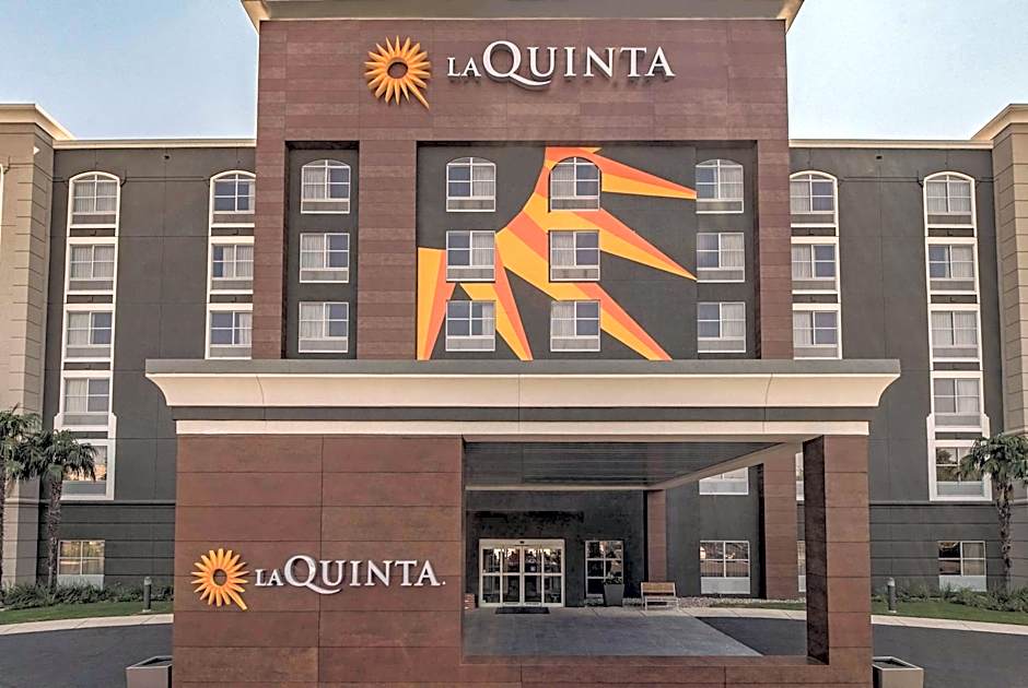 La Quinta Inn & Suites by Wyndham San Antonio Downtown