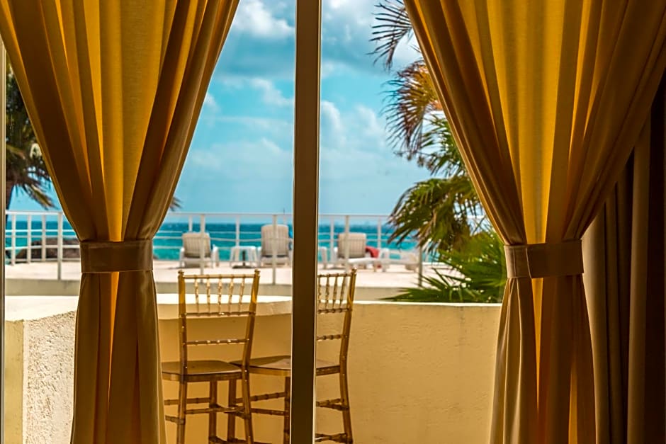Playa Maya by MIJ - Beachfront Hotel
