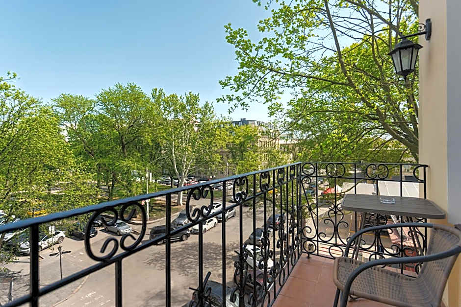 Alexandrovskiy Hotel