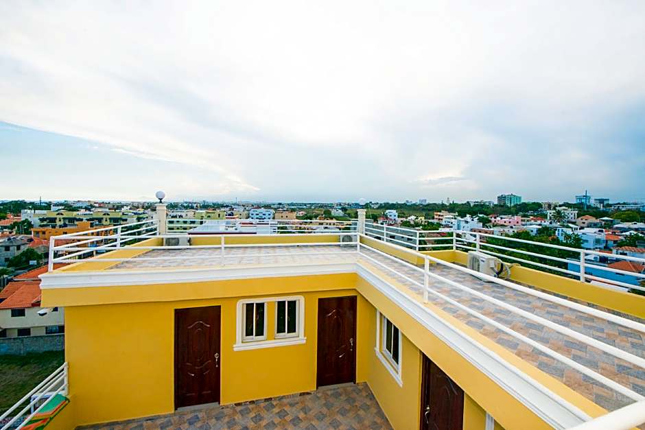 Tropical Island Apartahotel