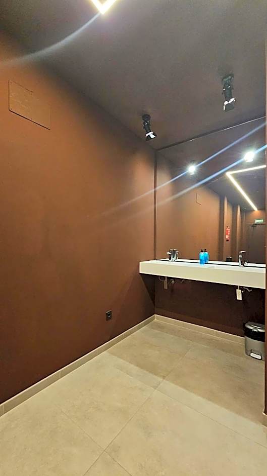 VAD HOSTEL ALICANTE - Youth Hostel age limit 18-49