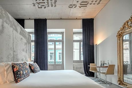 Suite, City View