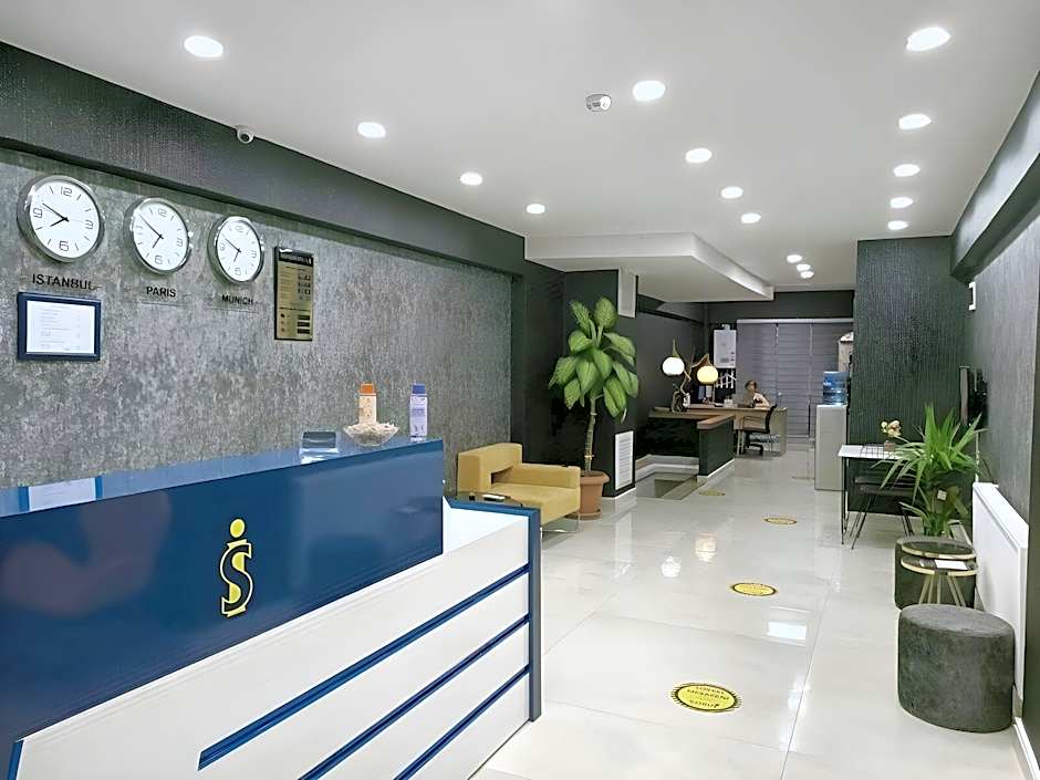 Royal City Hotel Old Town