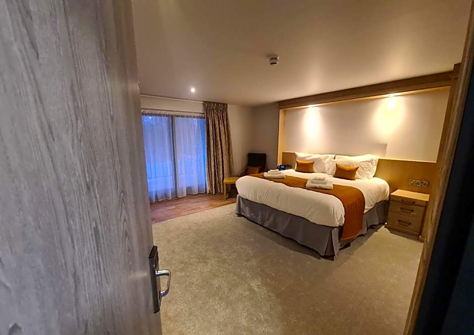 The Teifi Waterside Hotel