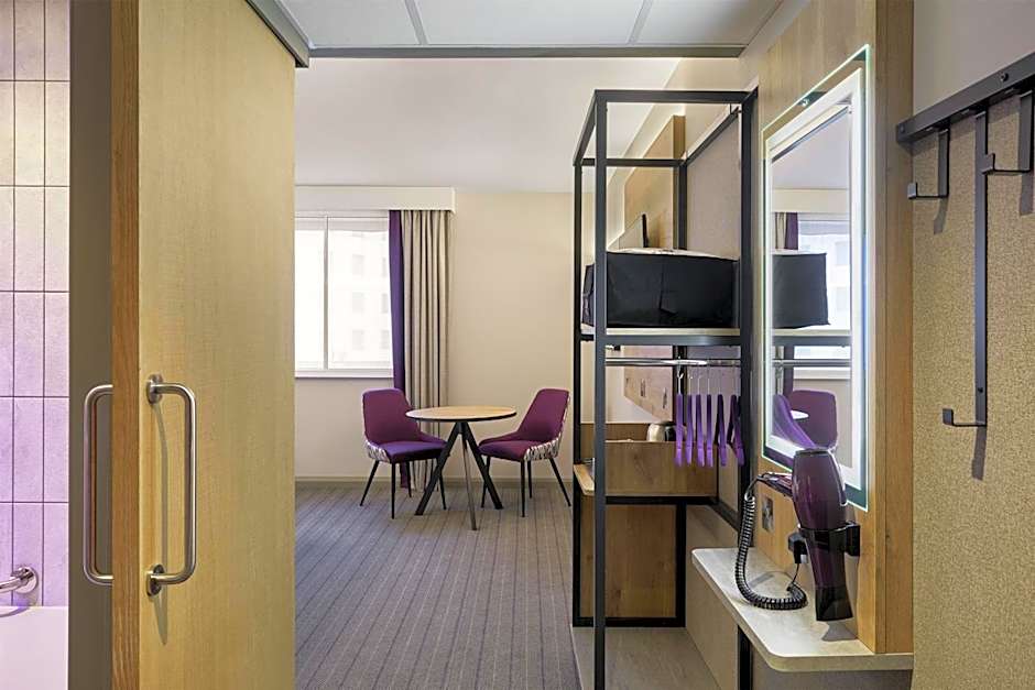 Premier Inn London Heathrow Airport T2 & T3 - Bath Road