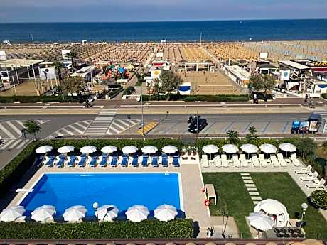 Double Room with Shared Terrace