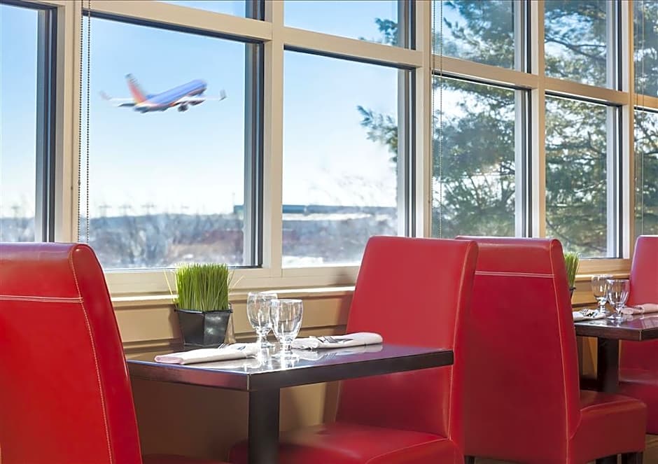 Wyndham Providence Airport