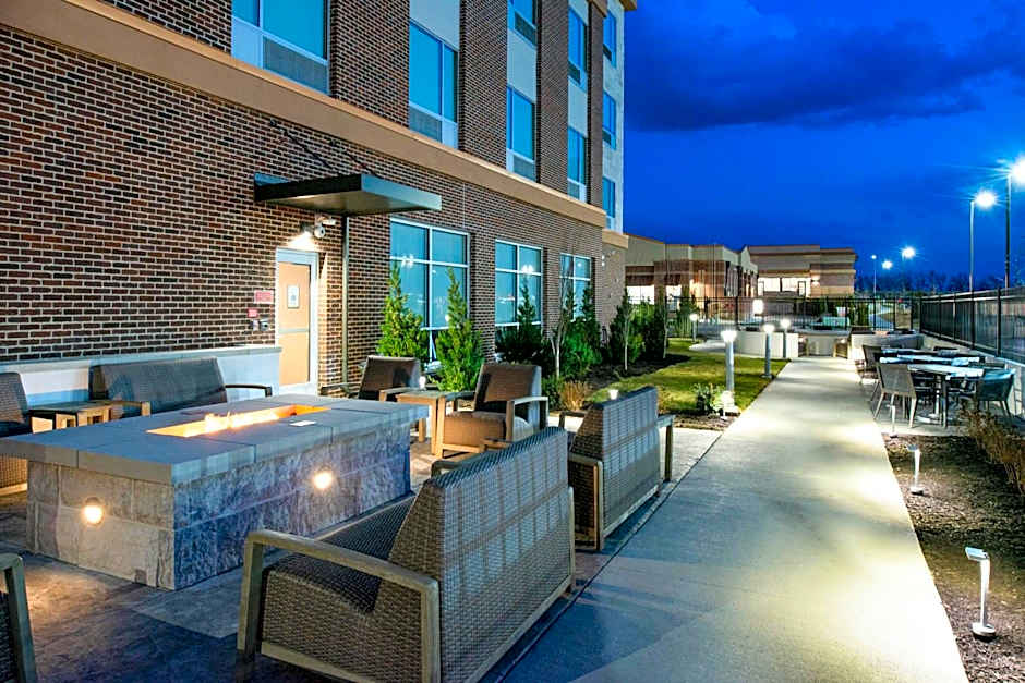Four Points by Sheraton Olathe