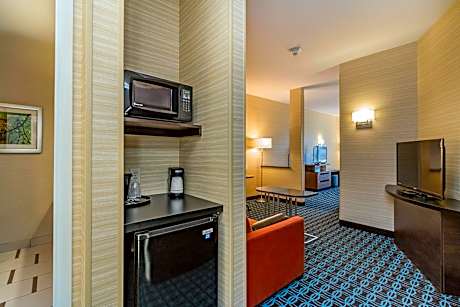 King Suite with Sofa Bed - Hearing Accessible