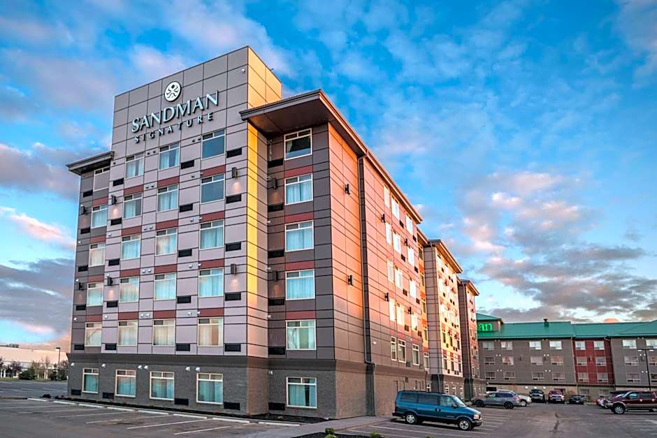 Sandman Signature Calgary Airport Hotel