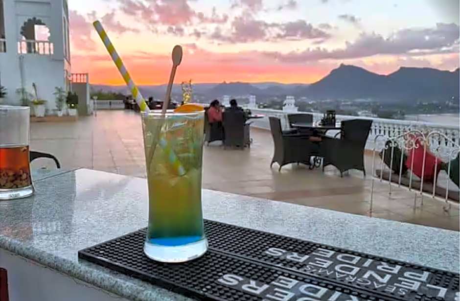 Hotel Hill Top Palace