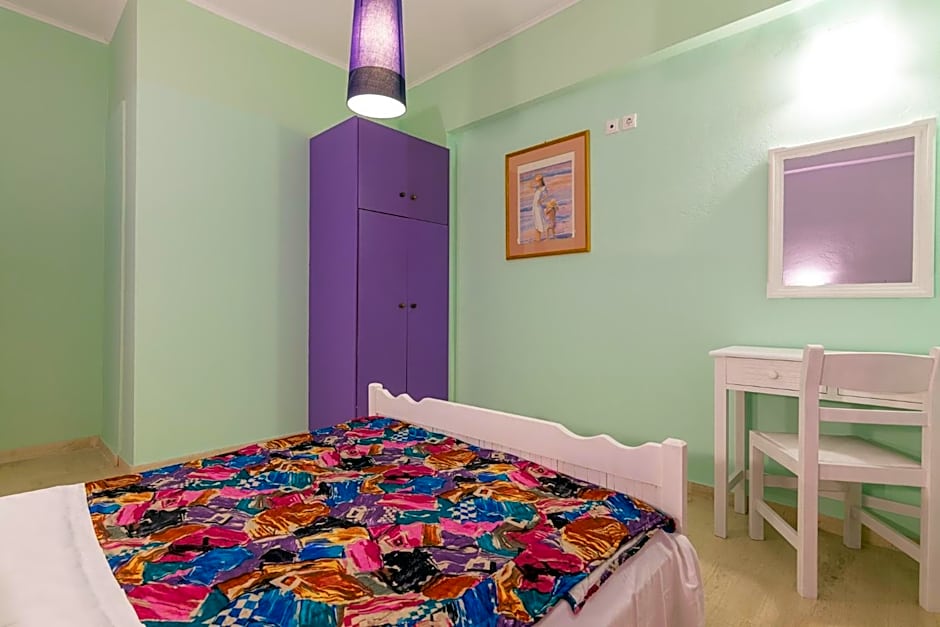 Ni-Mar Studios & Apartments