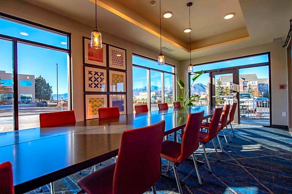 Holiday Inn Express & Suites - Colorado Springs AFA Northgate, an IHG Hotel