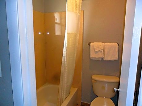Double Room with Two Double Beds - Smoking
