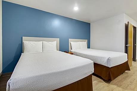 Double Room with Two Double Beds - Accessible/Non-Smoking