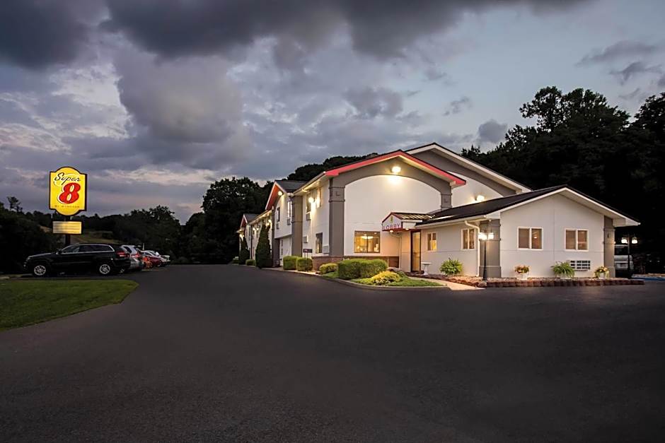 Super 8 by Wyndham Elkins