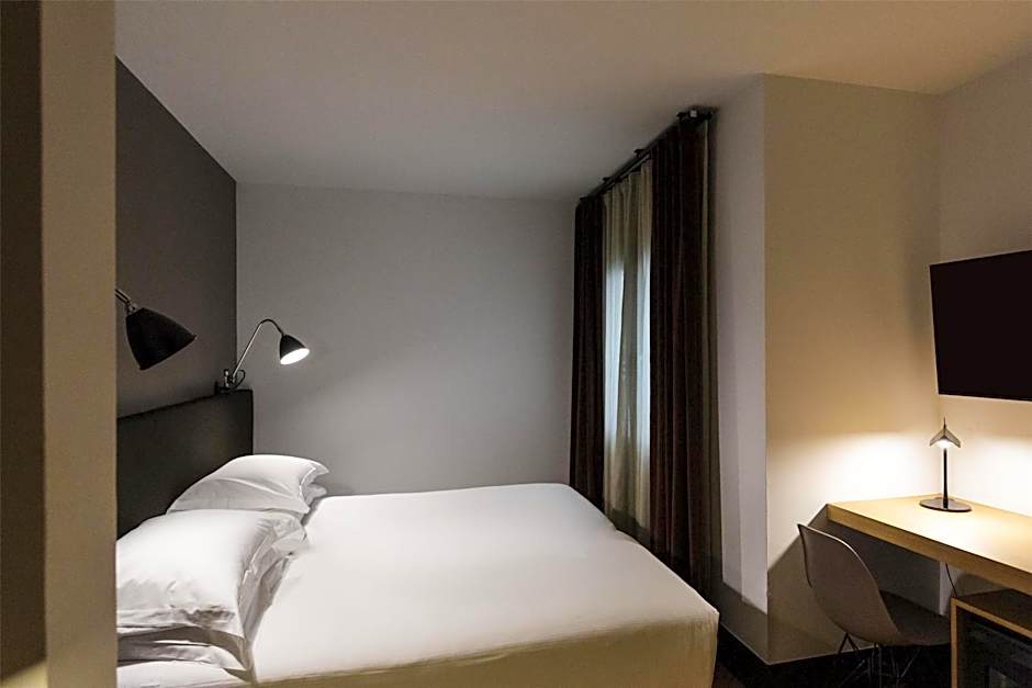 Alexandra Barcelona Hotel, Curio Collection by Hilton