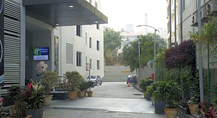 Holiday Inn Express Hyderabad Banjara Hills By IHG