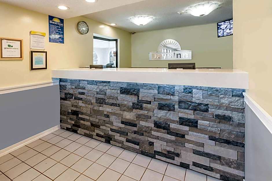 Days Inn by Wyndham Kent - Akron