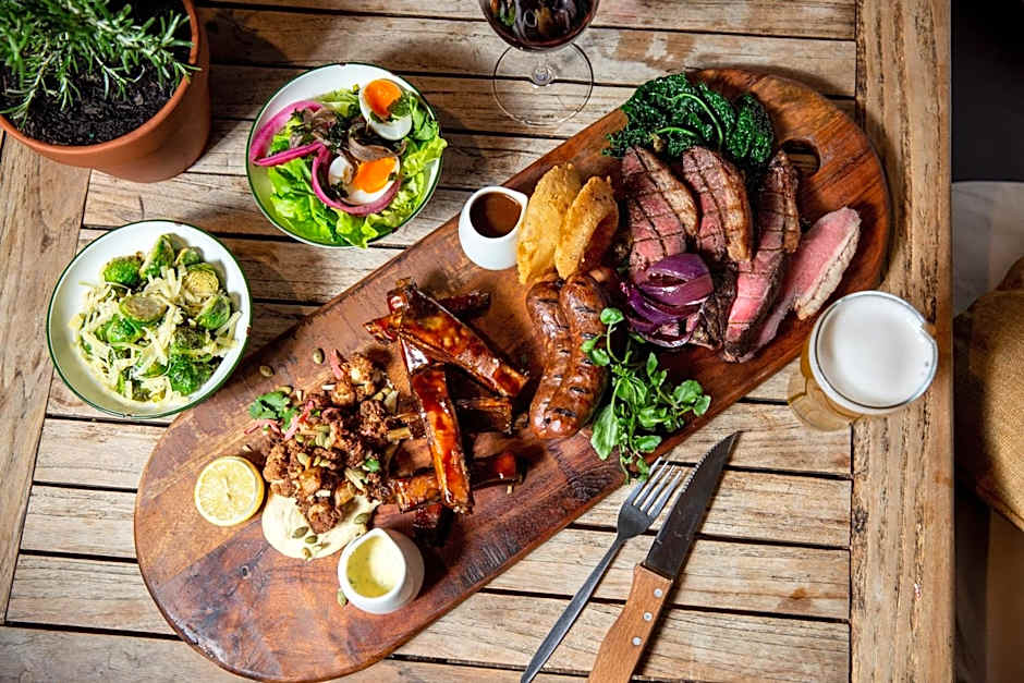 Robertson Public House and Kitchen