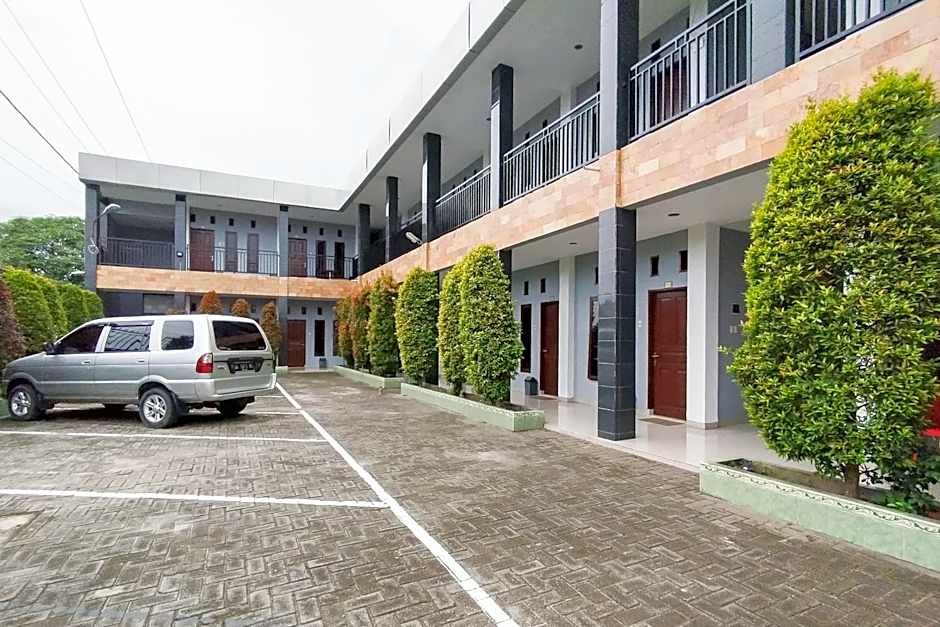 RedDoorz Syariah Near Lotte Grosir Medan