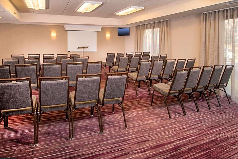 Courtyard by Marriott Dulles Airport Chantilly