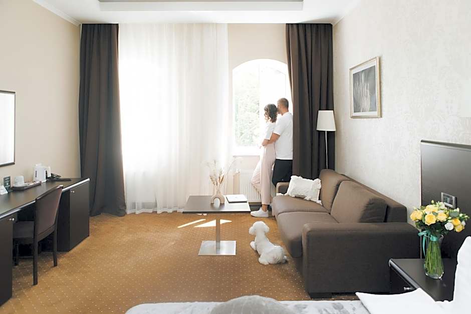 Alexandrovskiy Hotel