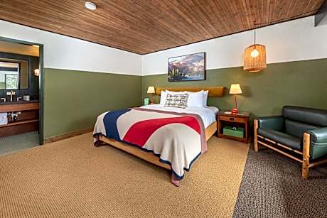 Station House Inn South Lake Tahoe, by Oliver