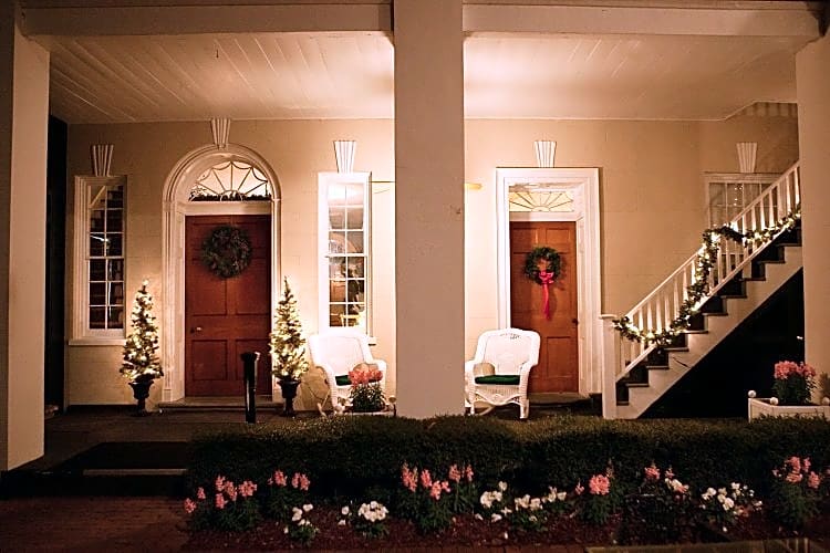 Monmouth Historic Inn