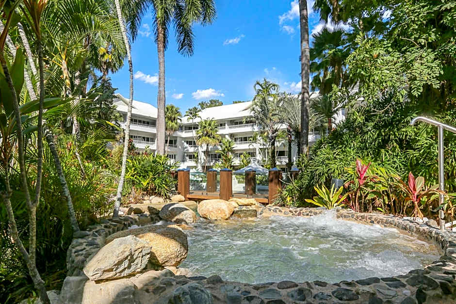 Alamanda Palm Cove Resort by Lancemore