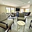 Ashbourne Hotel Canton/Hall of Fame I-77