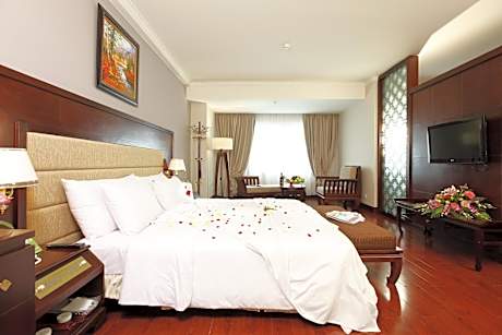 Deluxe King Suite