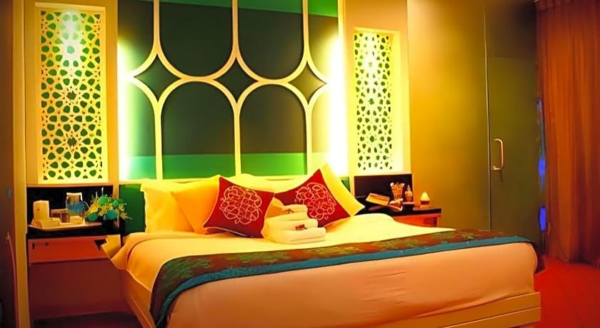 Palette - Near Amanjaya Mall Formerly El-Zahraa
