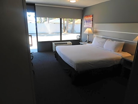 King Room - Mobility Access/Non-Smoking