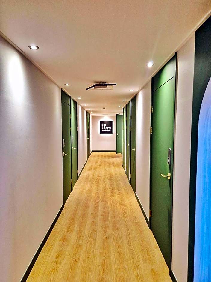 Mozzi Hostel
