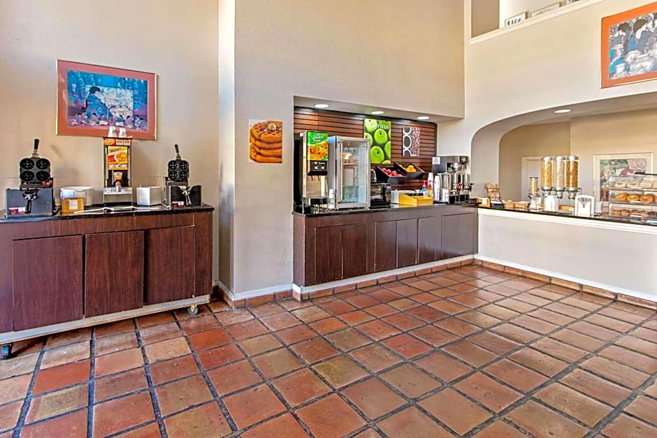 La Quinta Inn & Suites by Wyndham Las Cruces