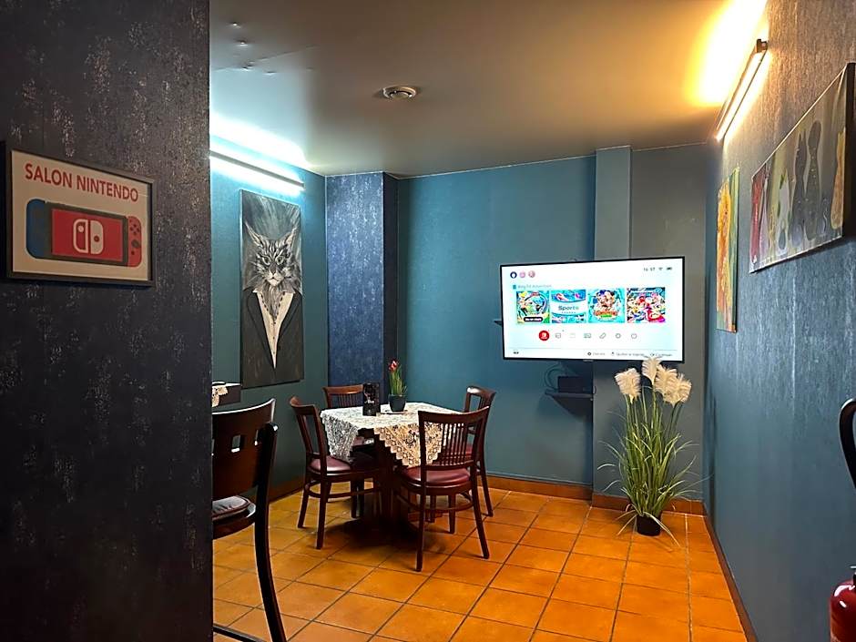 L'EMBLEME - BOUTIQUE HOTEL