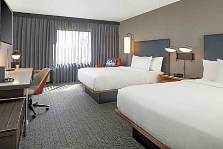 Queen Room with Two Queen Beds - Hearing Accessible