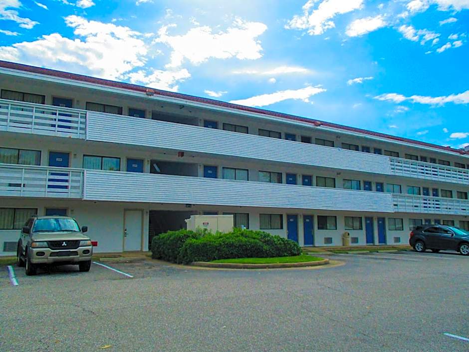 Motel 6-Memphis, TN - Downtown