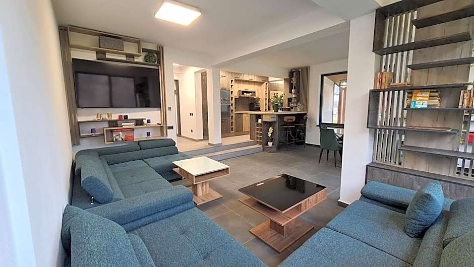 Complex Lunlo Village