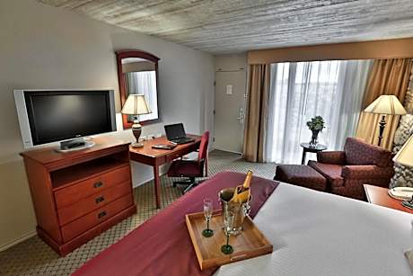 King Room with Pool View